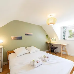  Appartement Lumineux à Noyalo, Idéalement Situé France